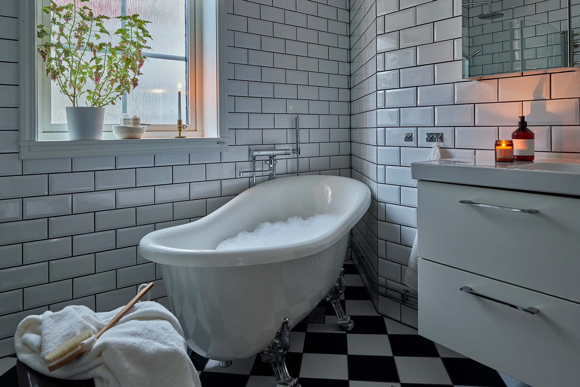 Renovera badrum i Hallstahammar med Freddas Bygg och Allservice som har lång erfarenhet